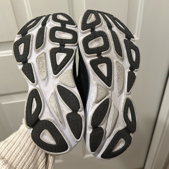Women’s black and white Hoka. Bondi 8. Size 8. - Picture 5 of 5